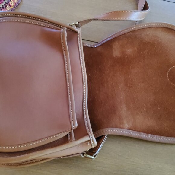 Coach Vintage Saddle Crossbody Handbag in British Tan + Original Hangtag - Picture 4 of 11